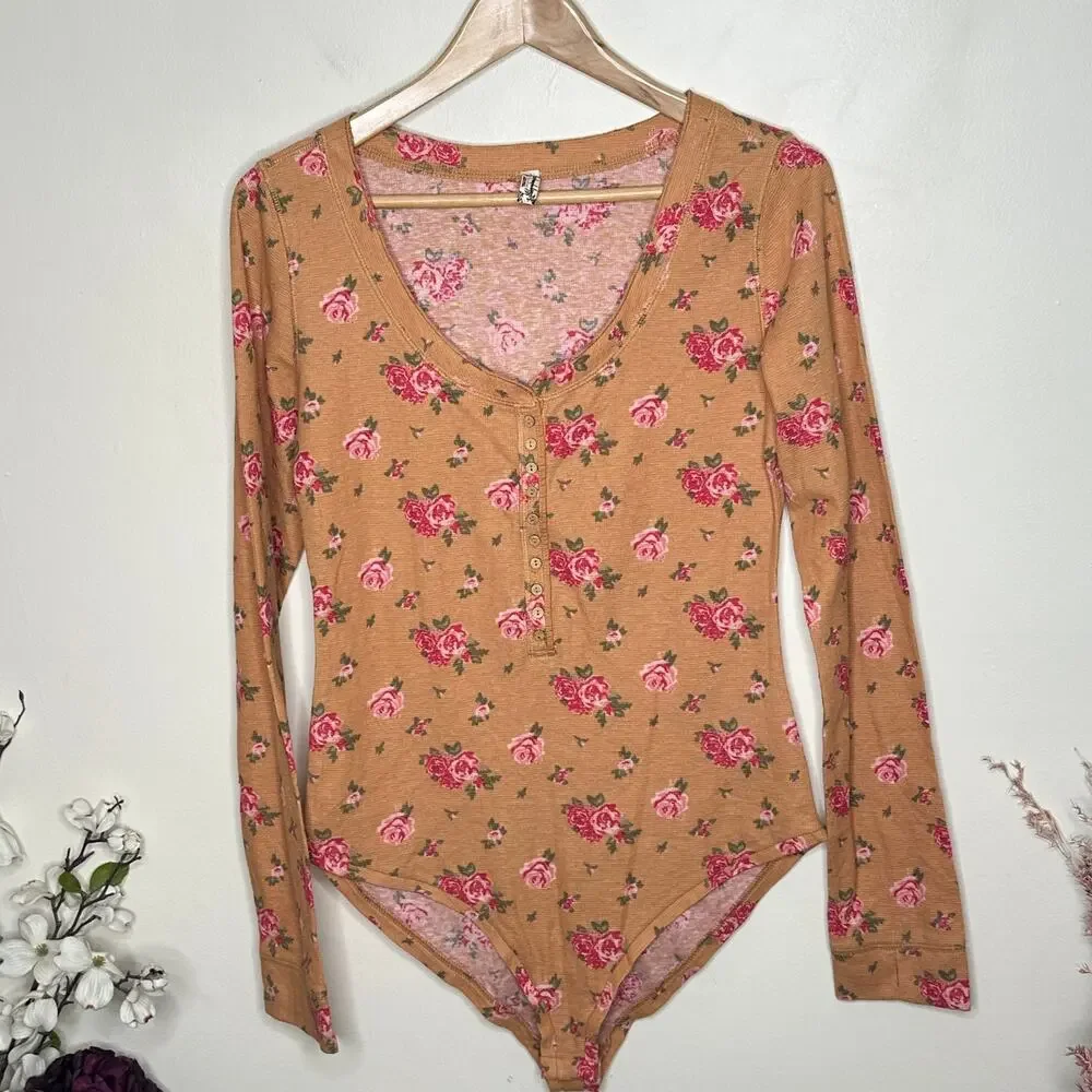 FREE PEOPLE Dylan Thermal Printed Floral Bodysuit Orange Pink Floral Sz L {3F9} - Picture 2 of 5
